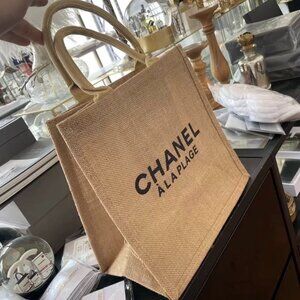 chanel beauty tote GWP